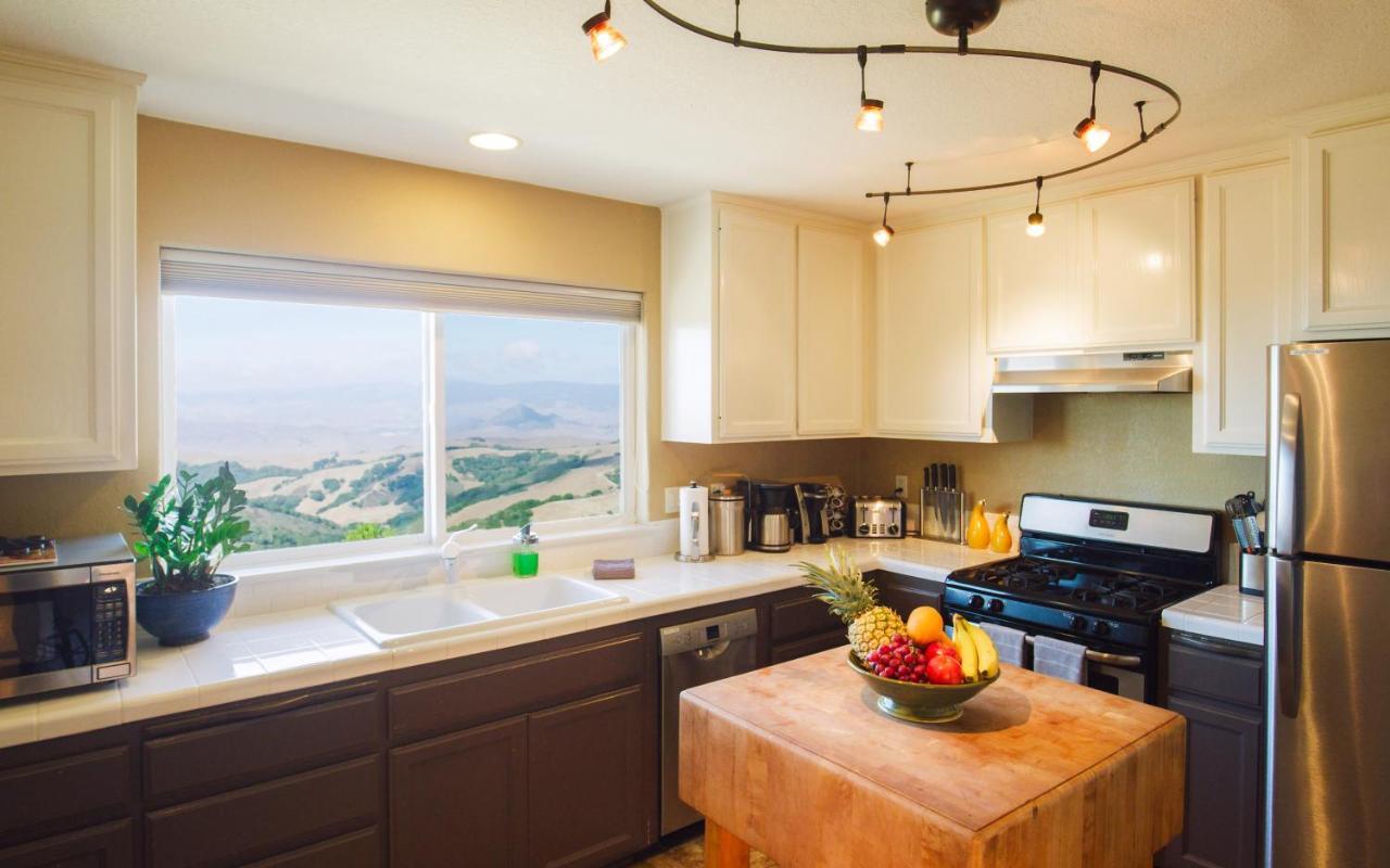 Mountain Top Getaway, Best View In Slo! - Whole House Сан Луис Оубиспоу Екстериор снимка
